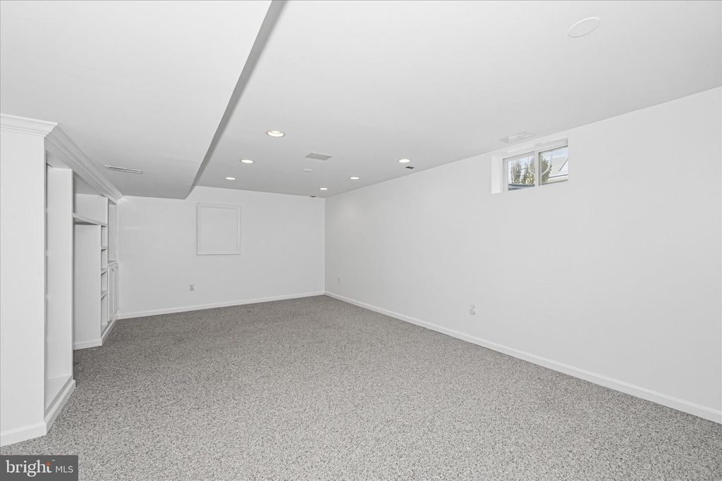 Image 58 of property listing at 5404 CHILLINGHAM PL, Frederick, MD 21703