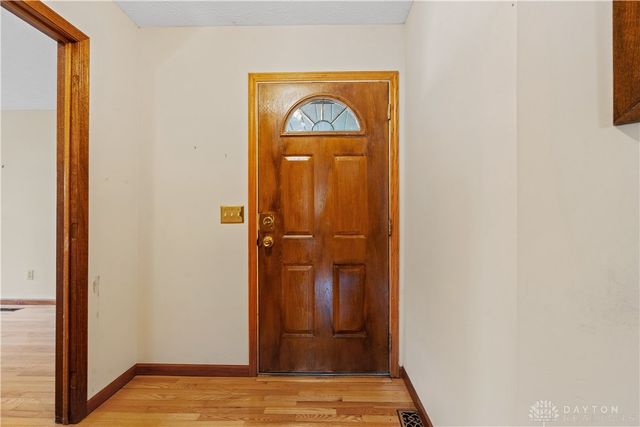 525 Royal Springs Drive, Springboro, OH 45066