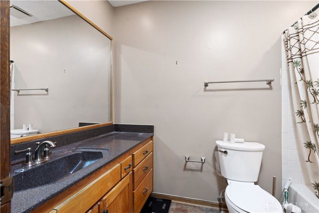 525 Royal Springs Drive, Springboro, OH 45066