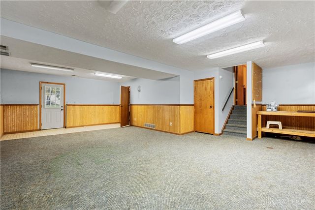 525 Royal Springs Drive, Springboro, OH 45066