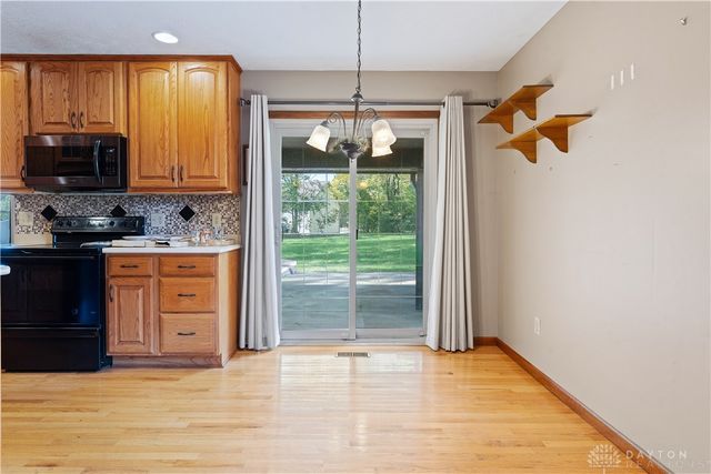 525 Royal Springs Drive, Springboro, OH 45066