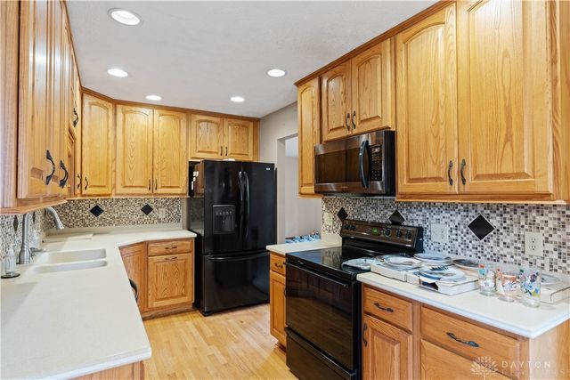 525 Royal Springs Drive, Springboro, OH 45066