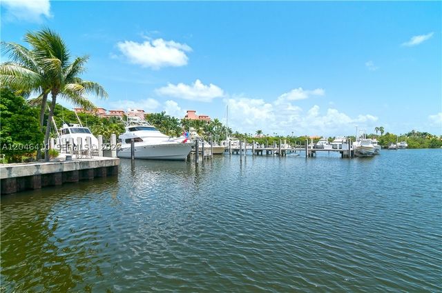 13680 Deering Bay Dr 13680, Coral Gables, FL 33158
