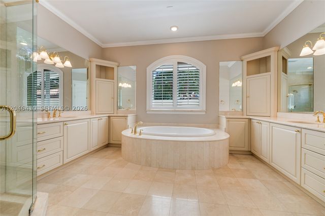 13680 Deering Bay Dr 13680, Coral Gables, FL 33158