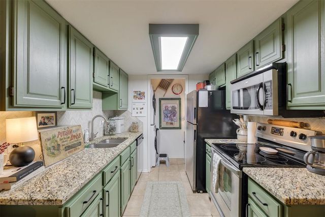 3003 River Oaks Drive 120, Norman, OK 73072