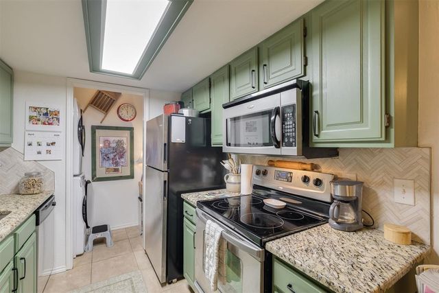 3003 River Oaks Drive 120, Norman, OK 73072