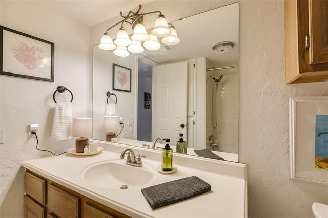 3003 River Oaks Drive 120, Norman, OK 73072
