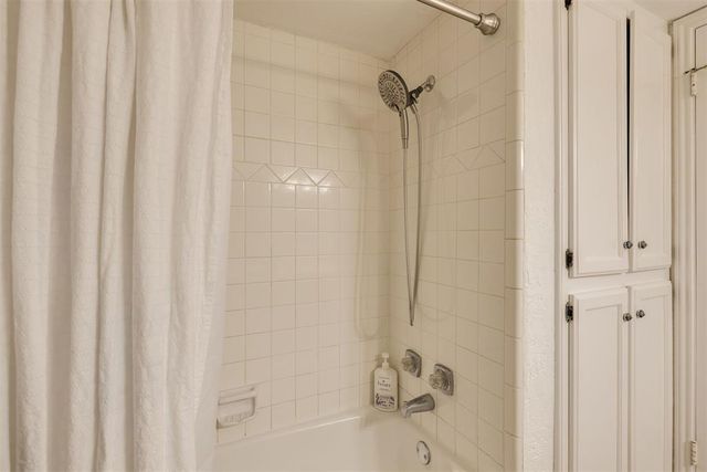 3003 River Oaks Drive 120, Norman, OK 73072