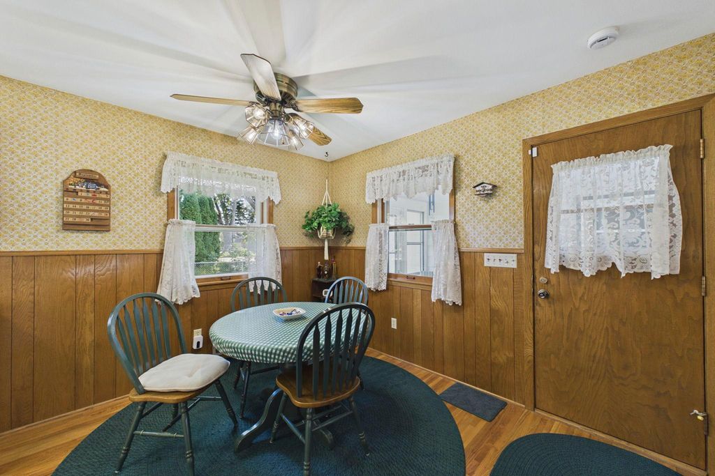 2364 Saint Albans Street N, Roseville, MN 55113 — photo 4