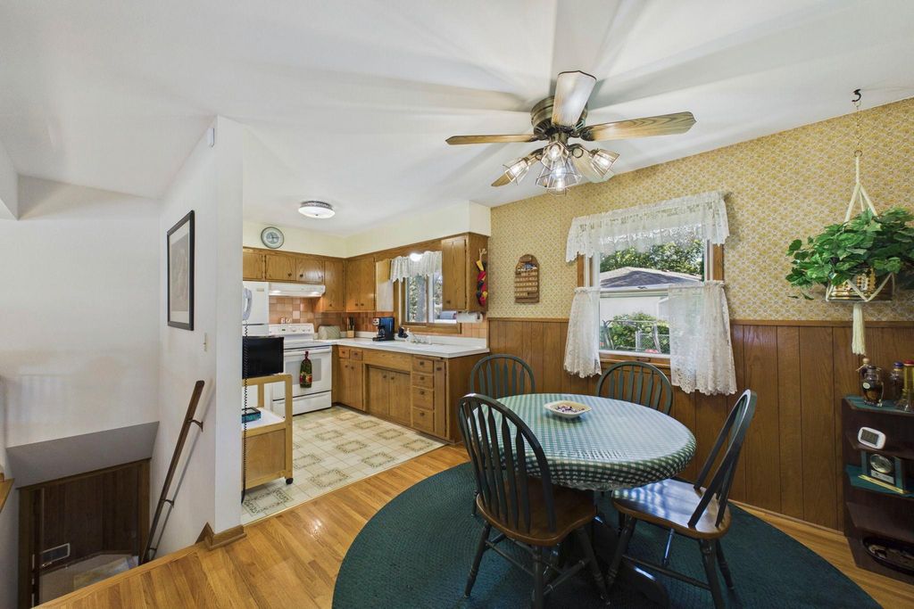 2364 Saint Albans Street N, Roseville, MN 55113 — photo 5