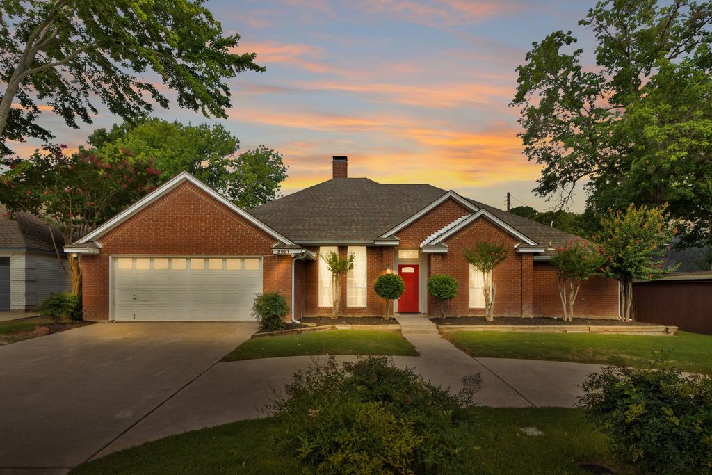 3021 Mercury Drive, Grapevine, TX 76051