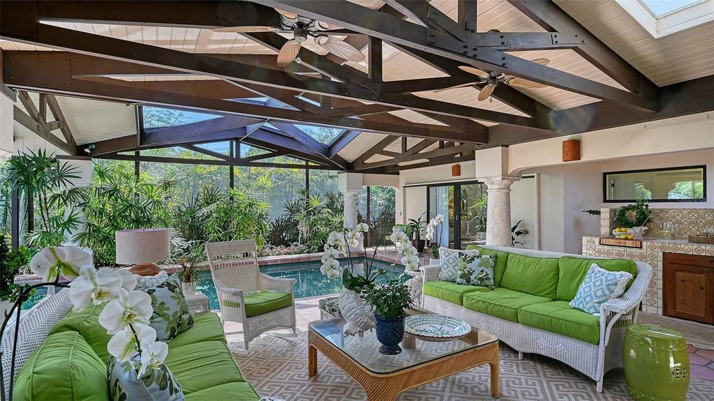 Image 31 of property listing at 1514 S LAKE SHORE DRIVE, Sarasota, FL 34231