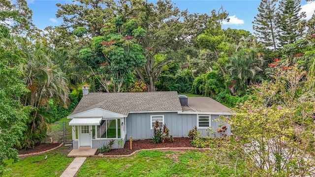 7902 49TH AVENUE N, St Petersburg, FL 33709