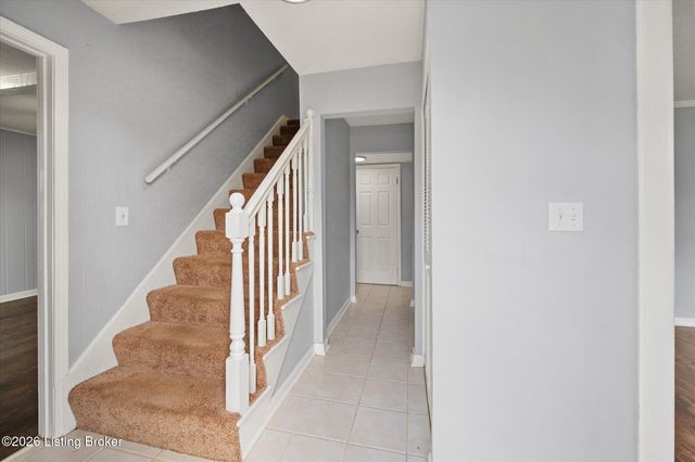 1807 Blanca Ct, Louisville, KY 40223