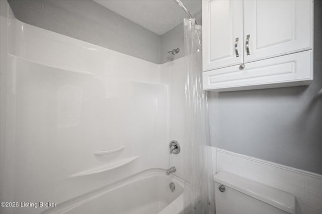 1807 Blanca Ct, Louisville, KY 40223