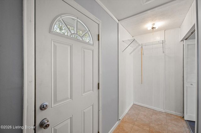 1807 Blanca Ct, Louisville, KY 40223