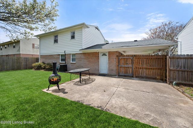 1807 Blanca Ct, Louisville, KY 40223