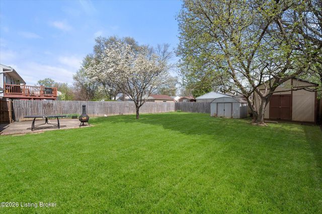 1807 Blanca Ct, Louisville, KY 40223