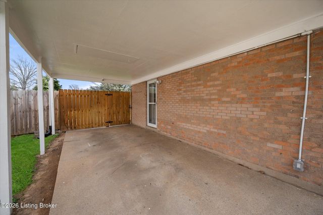 1807 Blanca Ct, Louisville, KY 40223