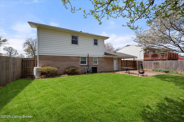 1807 Blanca Ct, Louisville, KY 40223