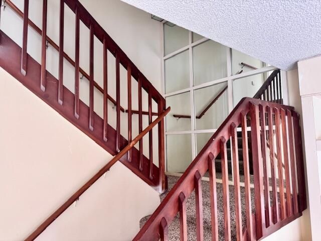 217 Live Oak Lane, Boynton Beach, FL 33436