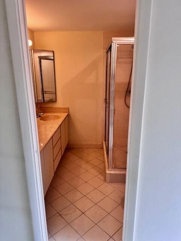 217 Live Oak Lane, Boynton Beach, FL 33436