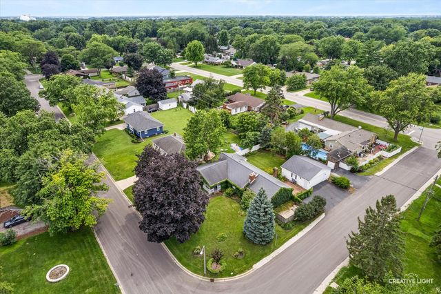 203 S Rosedale Avenue, Aurora, IL 60506