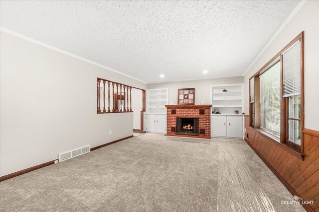203 S Rosedale Avenue, Aurora, IL 60506