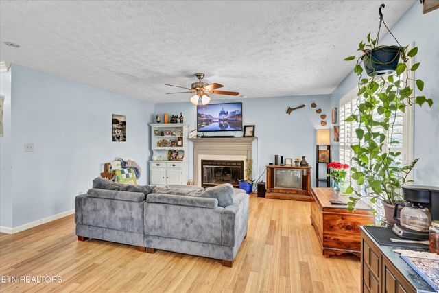 1517 Randall Park Drive, Knoxville, TN 37922