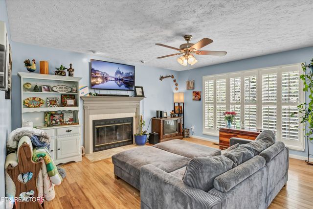 1517 Randall Park Drive, Knoxville, TN 37922