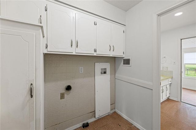 905 S Lincoln Avenue, Raymore, MO 64083