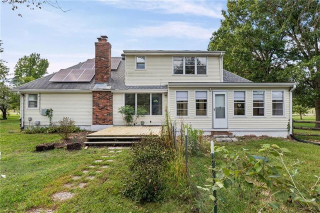 905 S Lincoln Avenue, Raymore, MO 64083