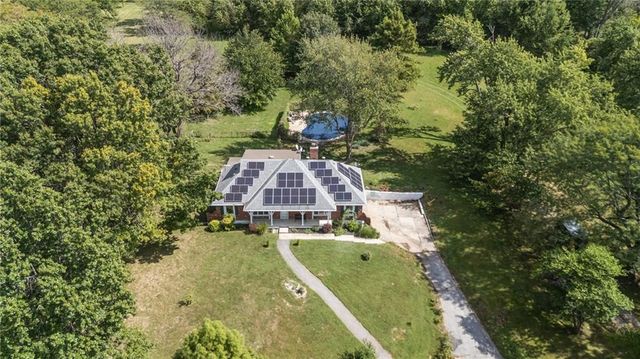 905 S Lincoln Avenue, Raymore, MO 64083