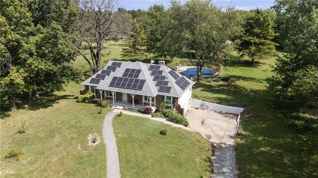 905 S Lincoln Avenue, Raymore, MO 64083