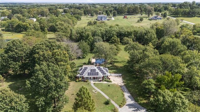 905 S Lincoln Avenue, Raymore, MO 64083