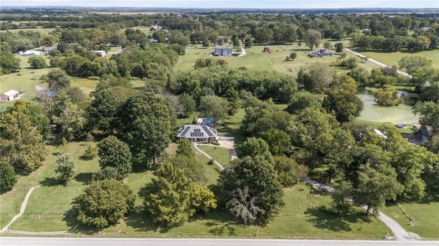 905 S Lincoln Avenue, Raymore, MO 64083