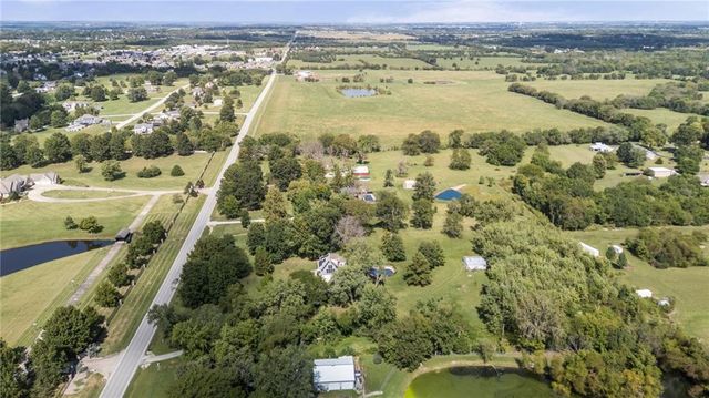 905 S Lincoln Avenue, Raymore, MO 64083