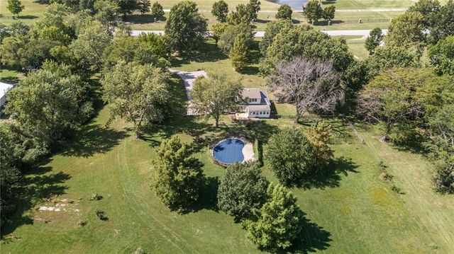 905 S Lincoln Avenue, Raymore, MO 64083