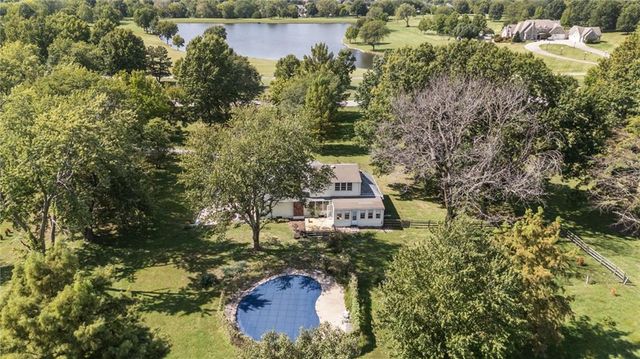 905 S Lincoln Avenue, Raymore, MO 64083