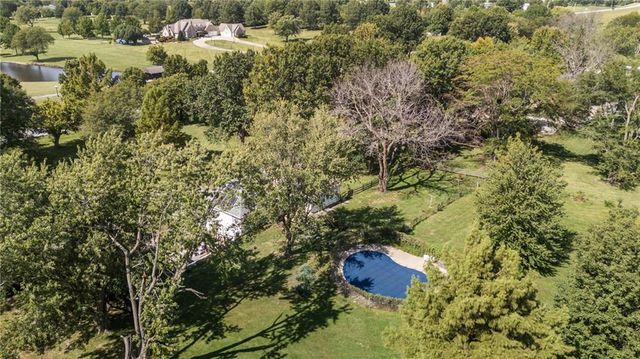 905 S Lincoln Avenue, Raymore, MO 64083