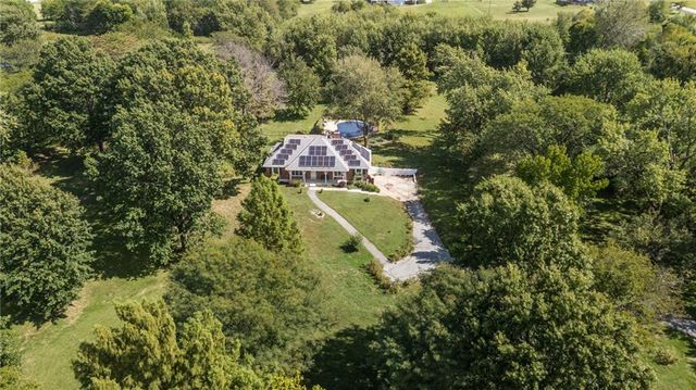 905 S Lincoln Avenue, Raymore, MO 64083