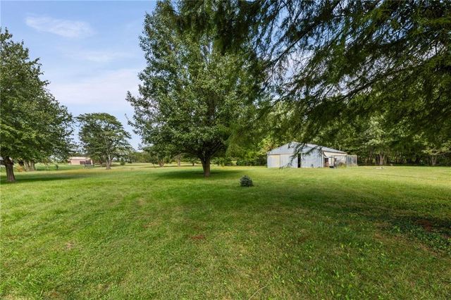 905 S Lincoln Avenue, Raymore, MO 64083