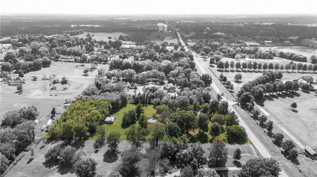 905 S Lincoln Avenue, Raymore, MO 64083