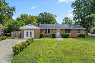 478 Windemere RD, Newport News, VA 23602