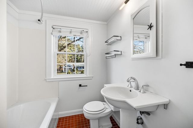 337 Edgell Rd, Framingham, MA 01701