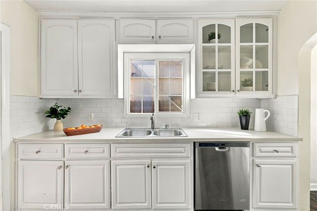 2839 Hillcrest Drive, Los Angeles, CA 90016