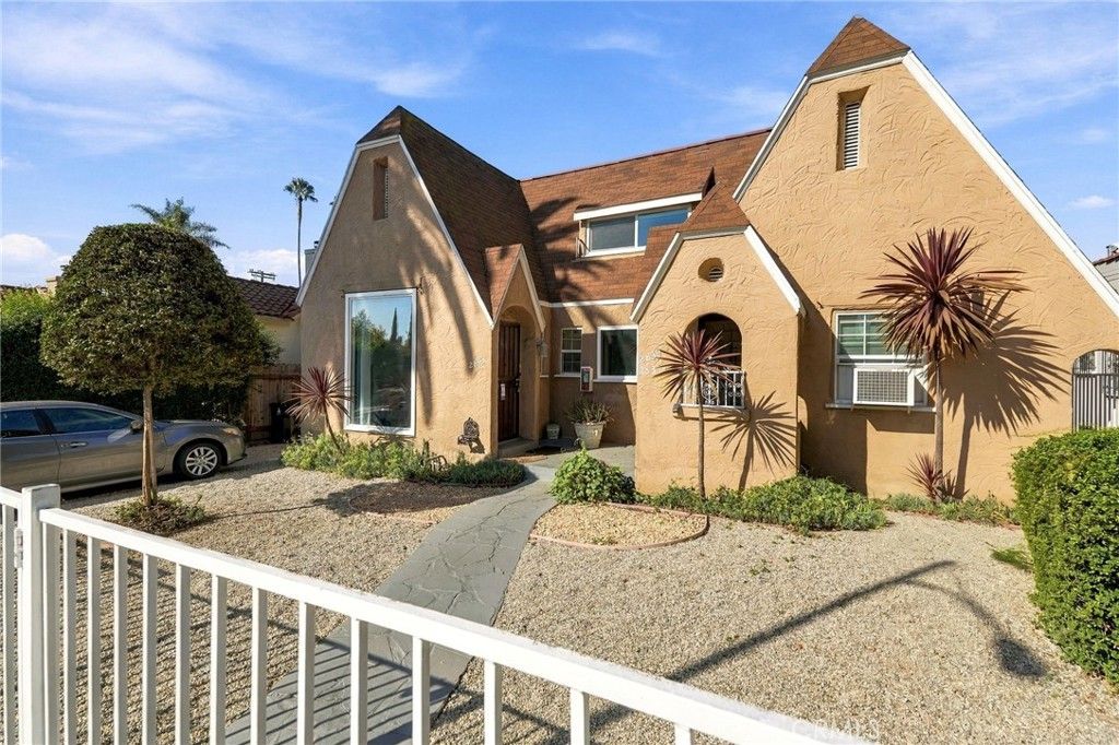 2839 Hillcrest Drive, Los Angeles, CA 90016 — photo 2