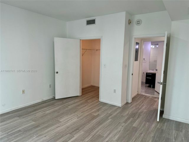 253 NE 2nd St 2306, Miami, FL 33132
