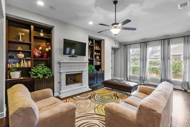 104 Canyon Lake LN, Georgetown, TX 78628