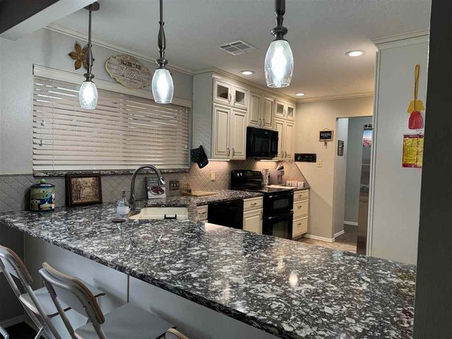 104 Parkview Cir, Cache, OK 73527